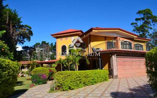 Bella casa en venta en San Pablo de Barva Heredia