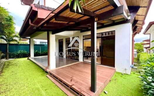 Condominio Francosta Venta de Casa Estilo Contemporaneo