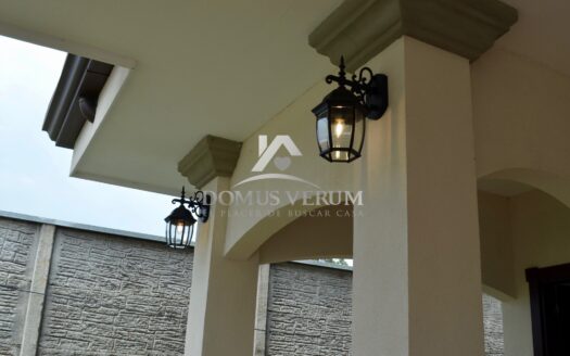 Confortable casa en venta San Isidro Heredia