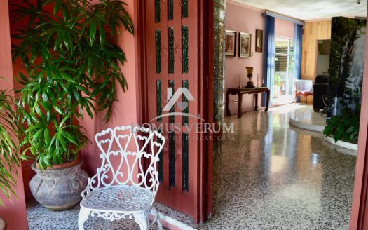 Venta de Propiedad Comercial en Rohrmoser ideal para una Clinica