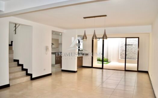 Condominio Avenir Alquiler de Casa Contemporánea en Santo Domingo