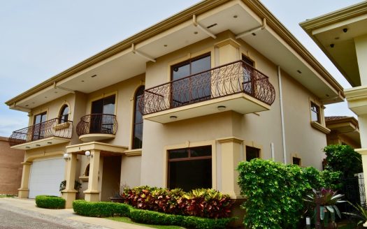Condominio de Lujo en Venta Belen