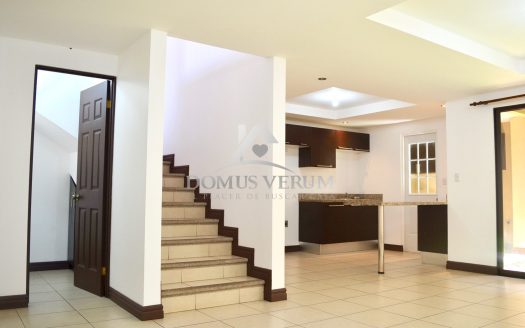 Venta de Casa en Condominio Santa Lorena en San Pablo