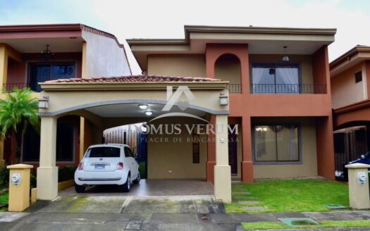 Venta de Casa Condominio Los Sauces San Francisco Heredia
