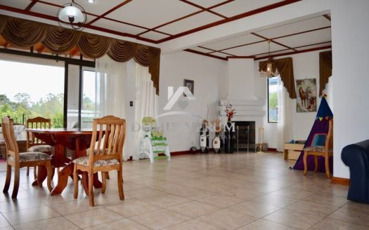 Propiedad con 2 casas en venta San Isidro de Heredia, Concepcion