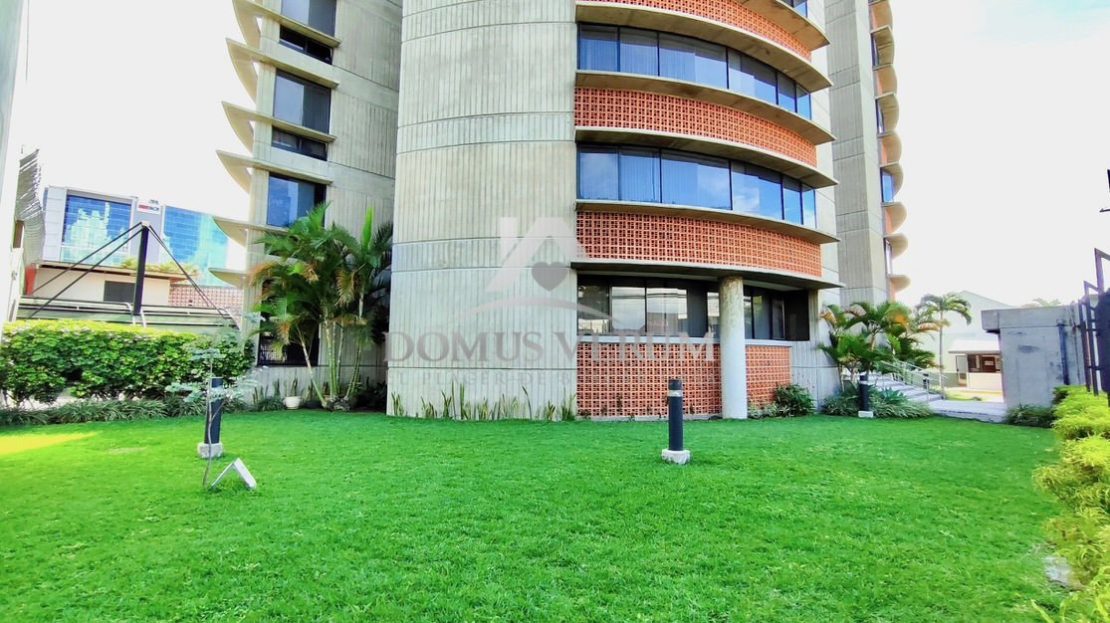 Penthouse en venta en Rohrmoser con maravillosas vistas a 360 grados