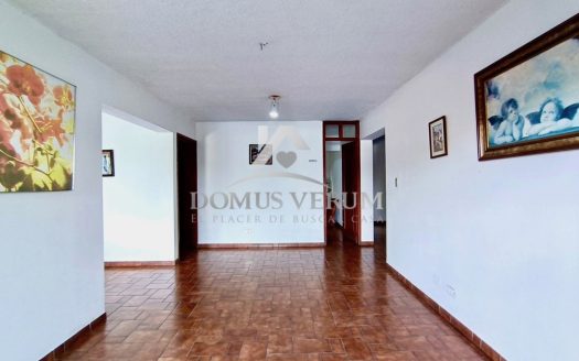 Alquiler de habitación con baño y amenidades en Rohrmoser