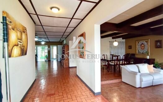 Casa en venta en San Jose, Urbanización Cristal Uruca