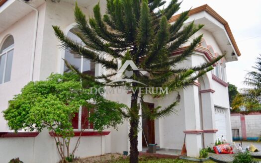 Casa en venta con uso de suelo comercial en Santo Domingo, Heredia
