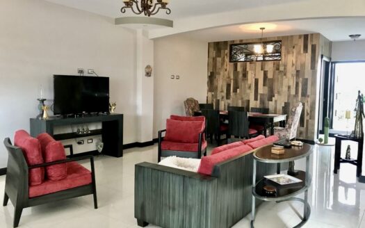 Casa en Venta en Condominio Los Cedrales Santo Domingo de Heredia