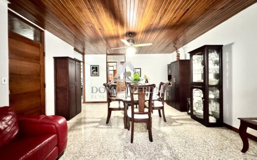 Venta de Casa en Alajuela con Uso Mixto