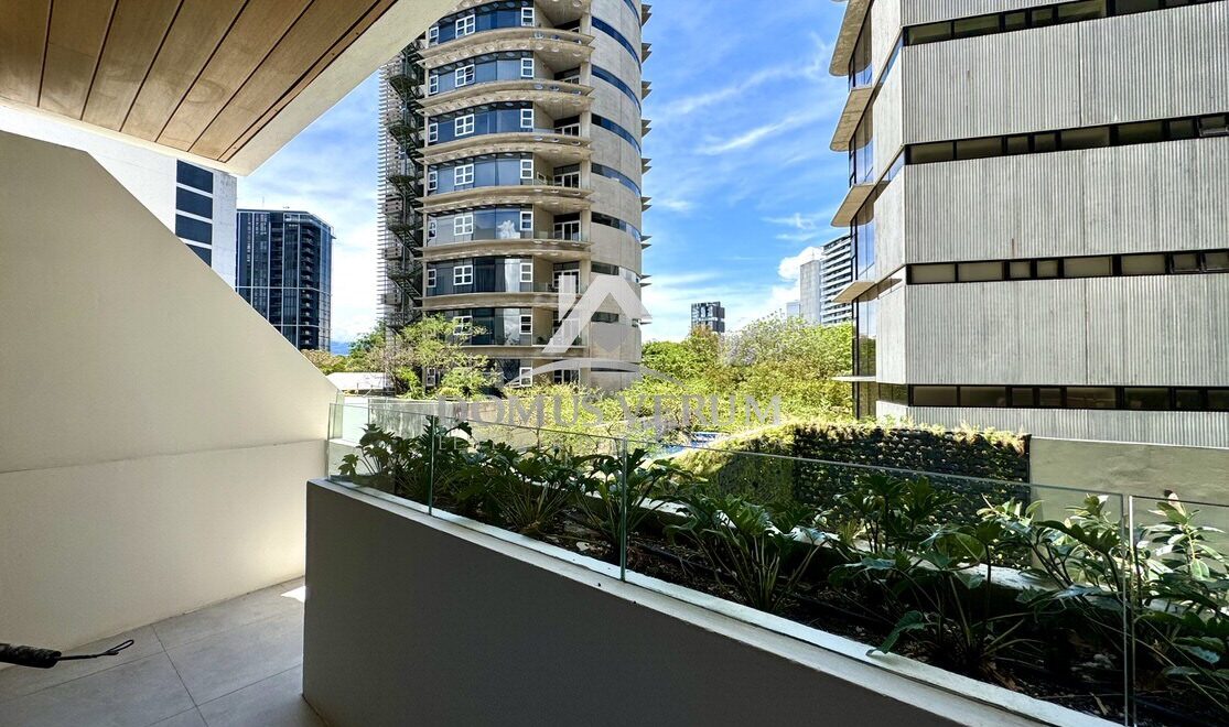 Moderno condominio de 2 habitaciones con balcón en Nunciatura