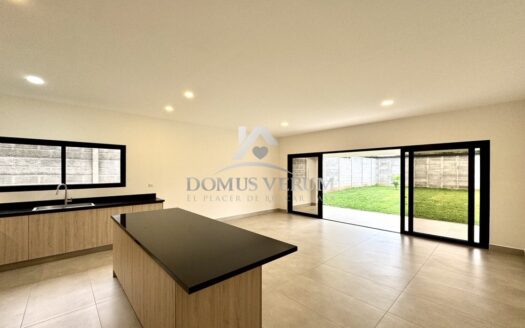 Casa en Alquiler Santo Domingo de Heredia, Residencial Durango