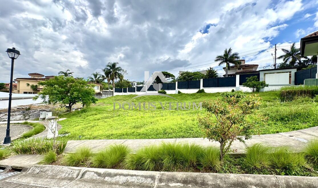 Venta de terreno en Guachipelin