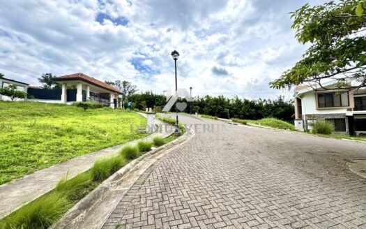 Lote en venta en condominio en Escazú