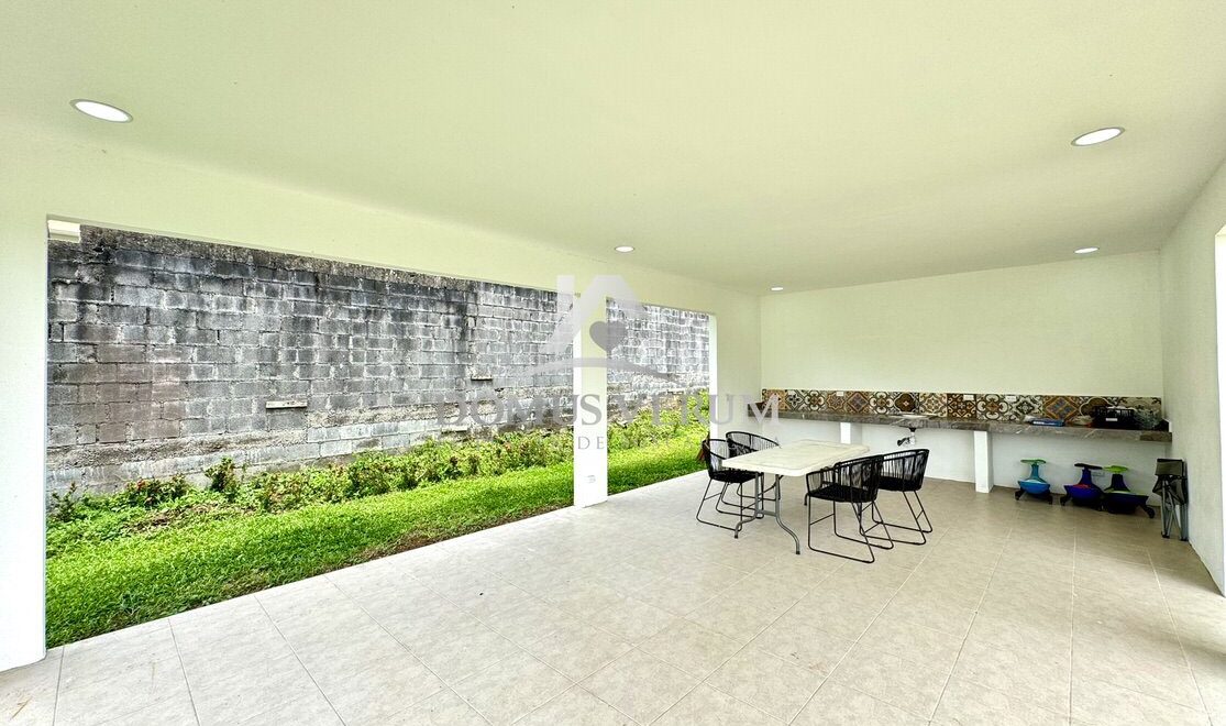 Venta de lote en Lindora