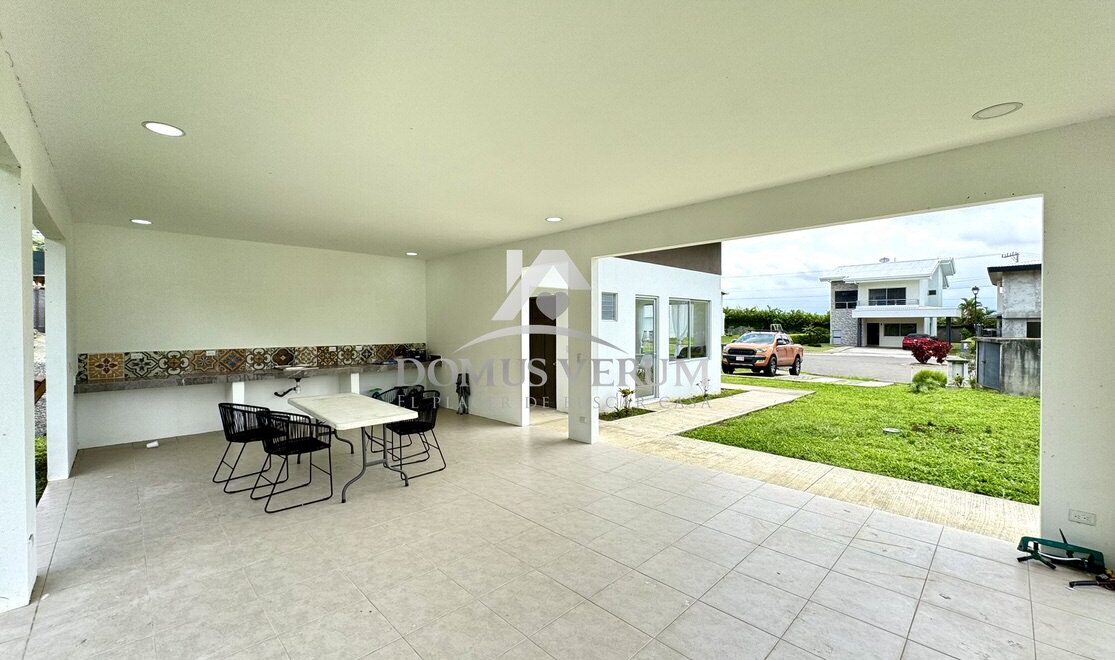 Venta de lote en Lindora