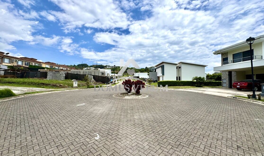 Venta de lote en Santa Ana