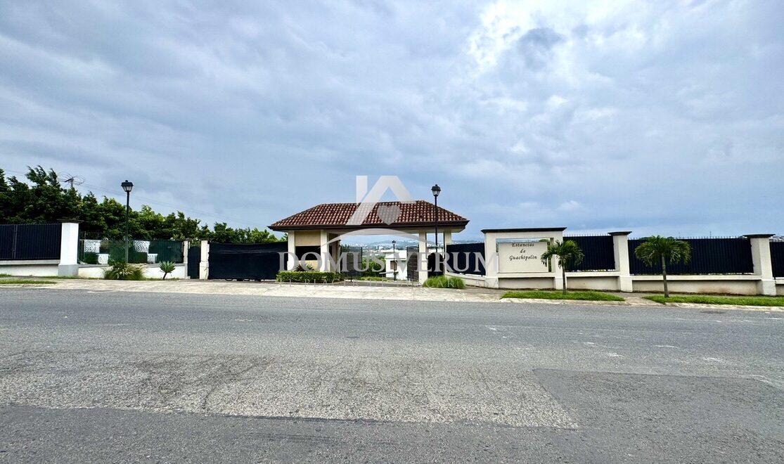 Venta de terreno en Guachipelin