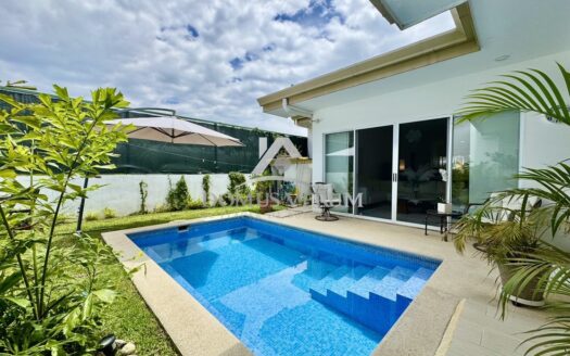 Venta de Casa Moderna en Escazú de un Solo Nivel