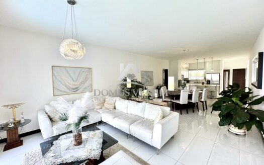 Venta de Casa Moderna en Escazú de un Solo Nivel