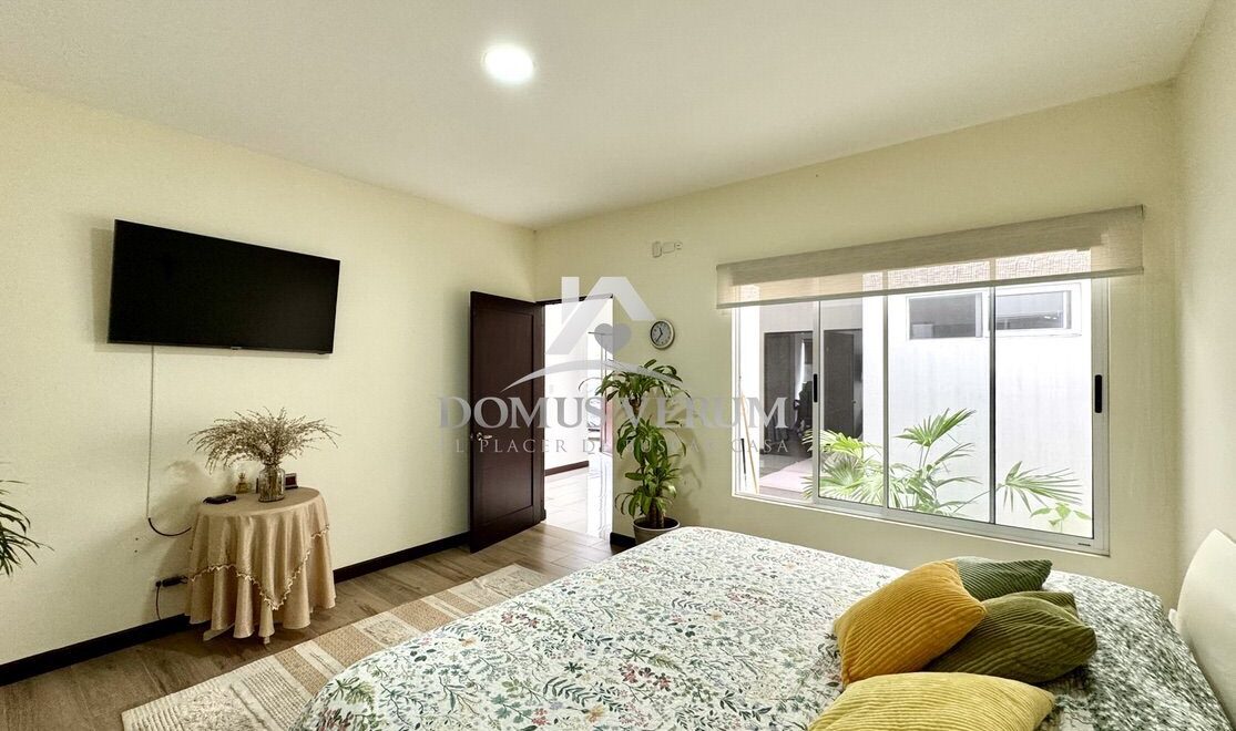 Casa moderna en venta en Guachipelín Escazú cerca de Blue Valley