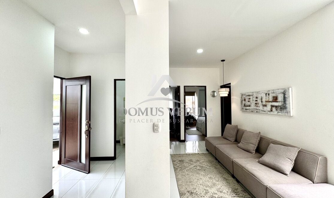 Casa moderna en venta en Guachipelín Escazú cerca de Blue Valley