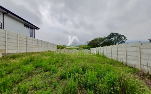 Lote en venta en Residencial Jardines de Santa Cruz en San Isidro Heredia