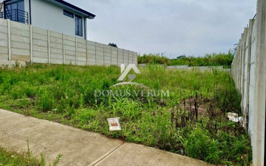 Lote en venta en Residencial Jardines de Santa Cruz en San Isidro Heredia