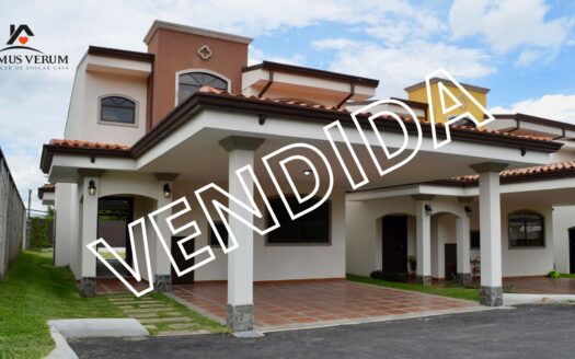 Confortable casa en venta San Isidro Heredia