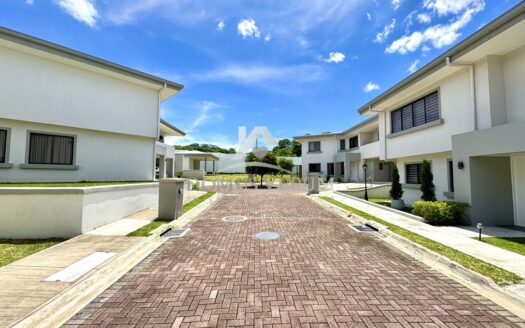 Venta de Casa Nueva en Santa Bárbara de Heredia Condominio Avenue