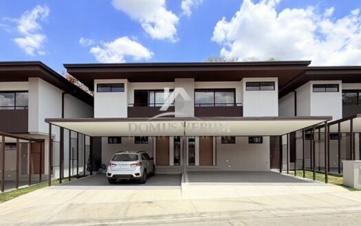 Casa en alquiler en Condominio Francosta | Moderna amplia y con finos acabados