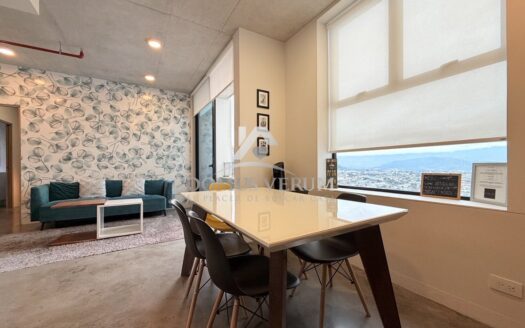 Apartamento amoblado de lujo en alquiler en Torre URBN Barrio Escalante Piso 26