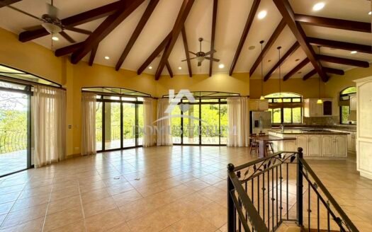 Exclusiva casa en Alquiler en Condominio Cerro Colón con Maravillosas Vistas