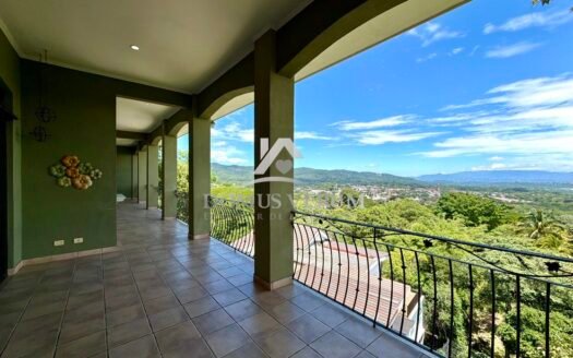 Exclusiva casa en Alquiler en Condominio Cerro Colón con Maravillosas Vistas