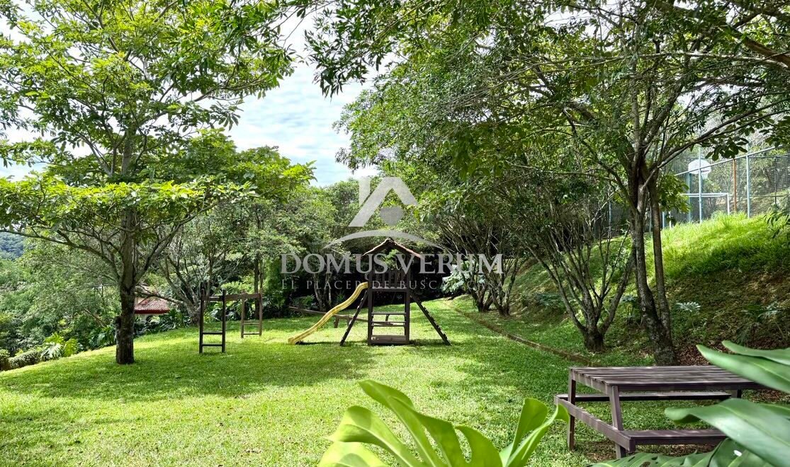 Alquiler de casa en condominio Cerro Colón