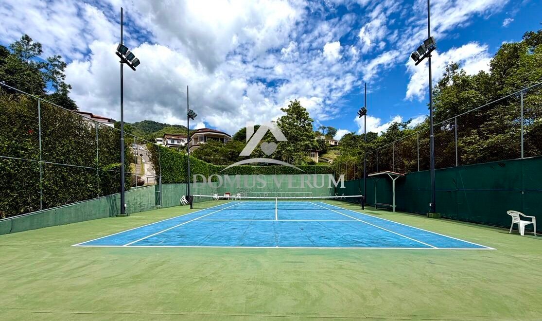 Alquiler de casa en condominio Cerro Colón