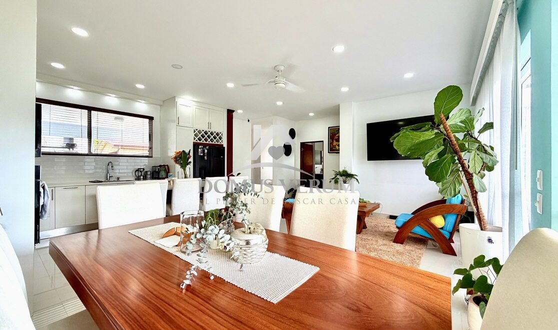 Condominio en venta San Joaquín de Flores