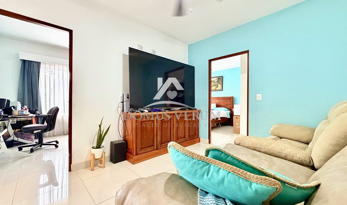 Sala de television Casas contemporáneas San Joaquín de Flores