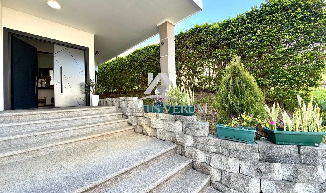 Entrada de casa contemporánea en venta, Condominio Francosta, Heredia