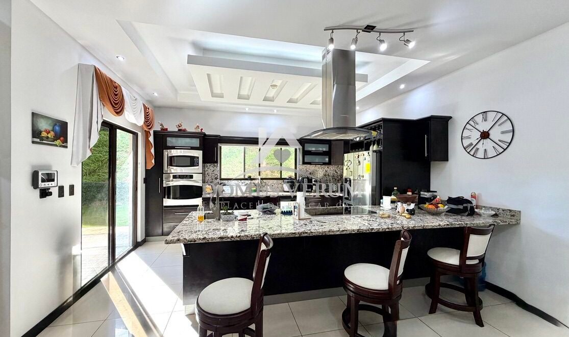 Comedor de casa contemporánea en venta, Condominio Francosta, Heredia
