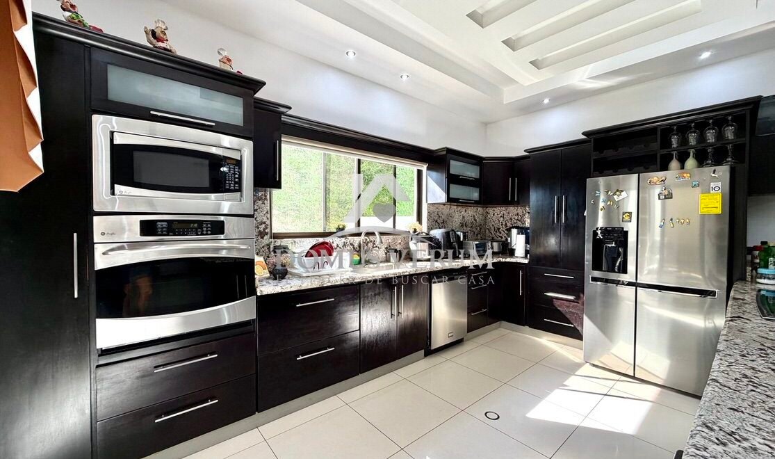 Cocinade casa contemporánea en venta, Condominio Francosta, Heredia