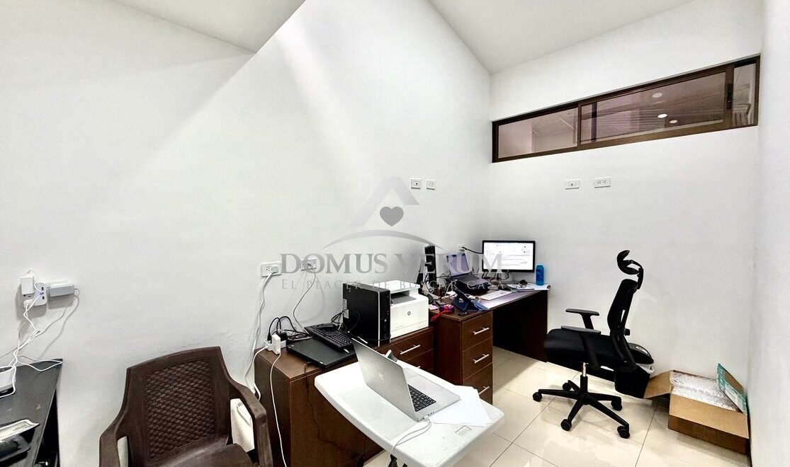 Oficina casa contemporánea en venta, Condominio Francosta, Heredia