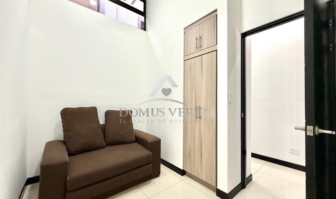 Habitacion de servicio casa contemporánea en venta, Condominio Francosta, Heredia