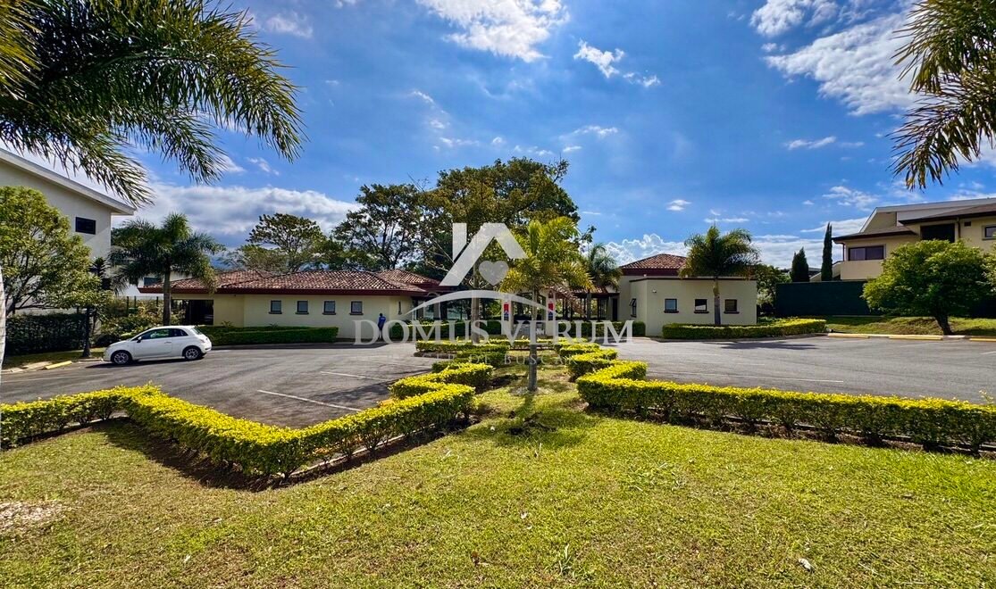 Areas sociales condominio francosta casa contemporánea en venta