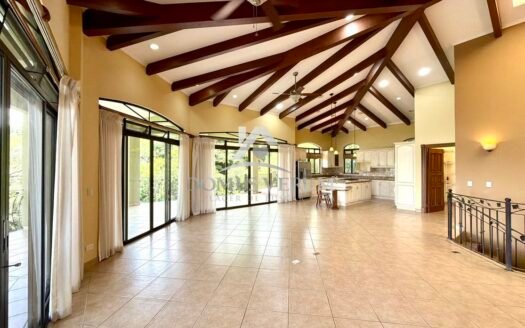 Exclusiva casa en venta en Condominio Cerro Colón