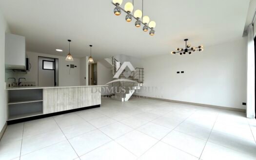 Casa en Alquiler en Santa Ana Condominio Lindora Village