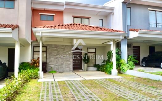 Casa en alquiler en Condominio Avenir en Santo Domingo Heredia