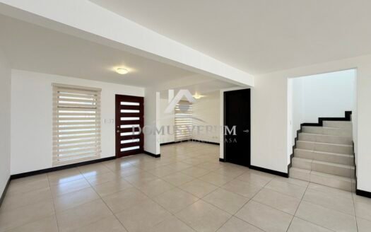 Casa en alquiler en Condominio Avenir en Santo Domingo Heredia