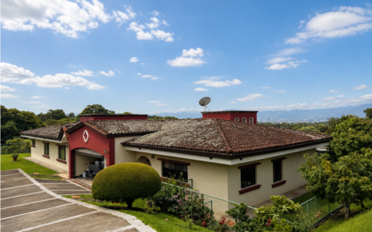 Venta de Casa de Lujo de un piso en San Isidro de Heredia